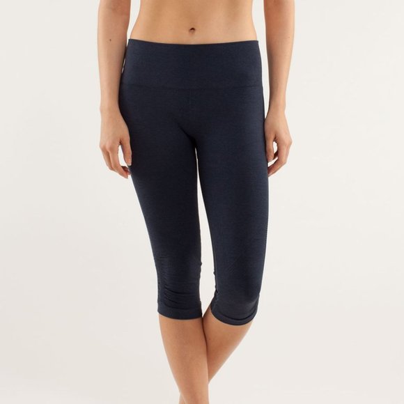 EUC Lululemon In the Flow Crop